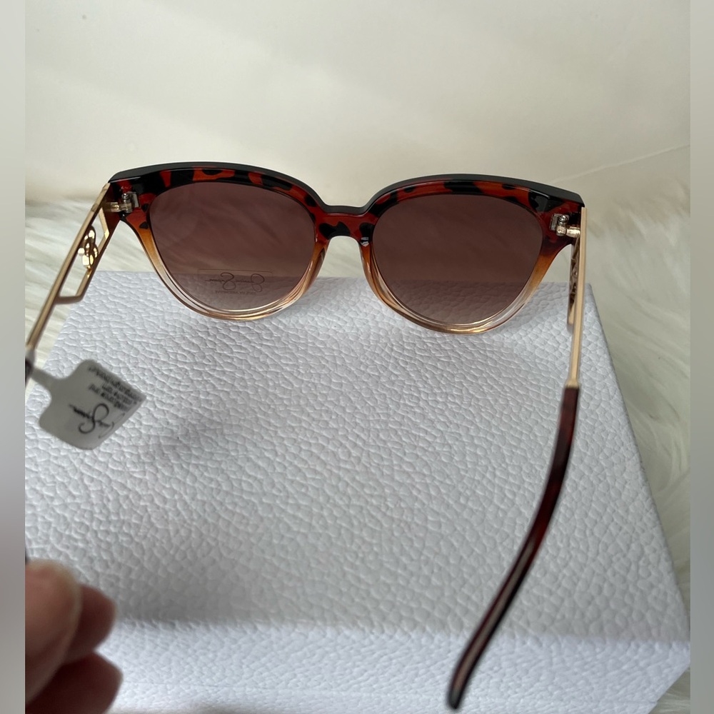 Jessica Simpson sunglasses - Picture 3 of 3